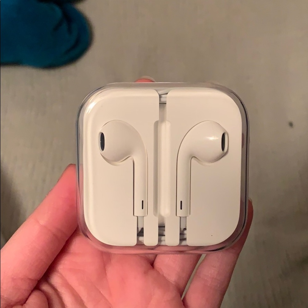 iPhone 6s headphones